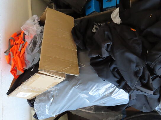 3 stk. paller med indhold