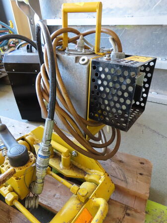 Hydraulisk skinnesvejsetrimmer, Elektro-Thermit U-LW 642 