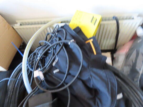 3 stk. paller med indhold