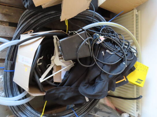 3 stk. paller med indhold