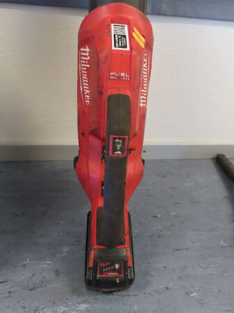 Løvblæser, MILWAUKEE M18 FBL