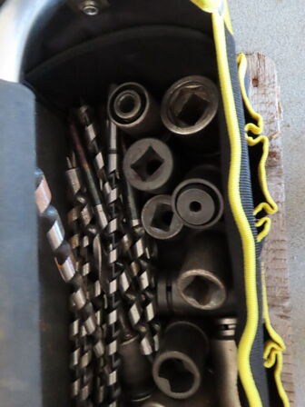 Værktøjstaske med indhold