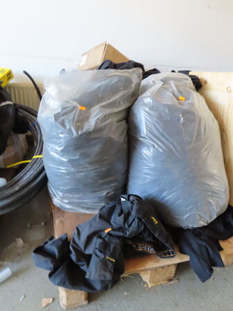 3 stk. paller med indhold