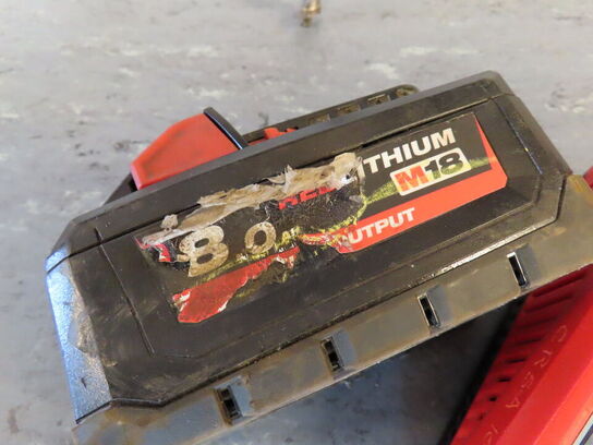 Ladestation med batteri, MILWAUKEE M12-18FC 