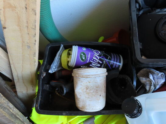 Div. materialer i hjørnet