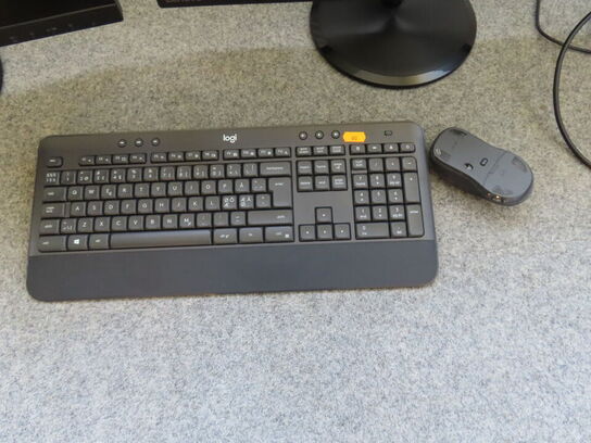 2 stk. 27" monitorer, LENOVO D27-30 m. tastatur og dockingstation