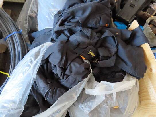 3 stk. paller med indhold