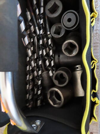 Værktøjstaske med indhold