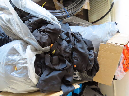 3 stk. paller med indhold