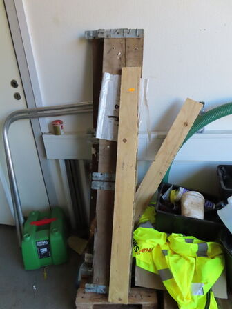 Div. materialer i hjørnet