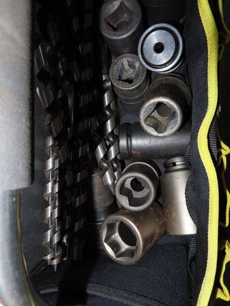 Værktøjstaske med indhold