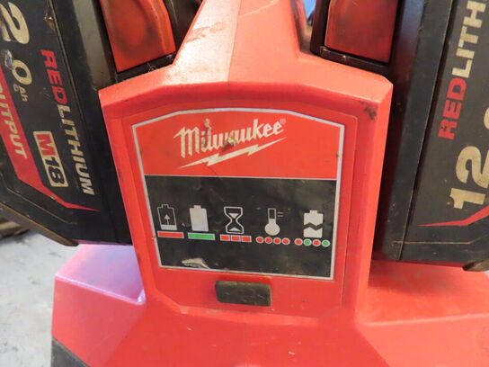 Ladestation, MILWAUKEE M18 PC6 med 4 stk. batterier