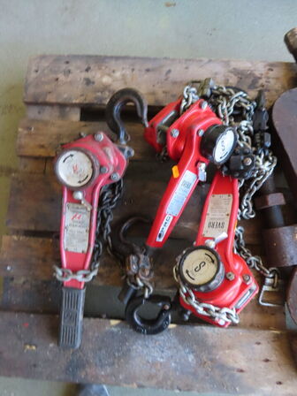 Palle med indhold, taljer og klemmer