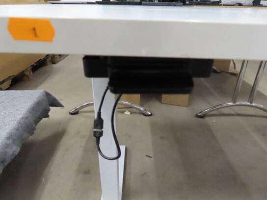 El hæve/sænke skrivebord