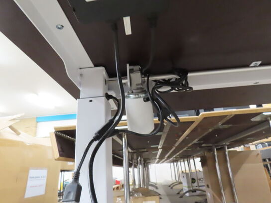 El hæve/sænke skrivebord