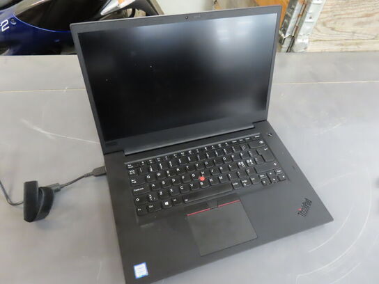 LENOVO THINKPAD P1