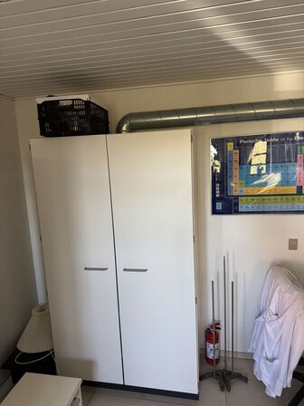 Aftræksskab og kemikalieskab fra ALFA -OMEGA LAB (MOMSFRI)