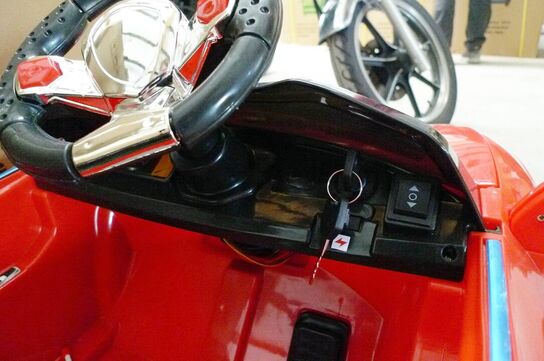 Elektrisk legebil til små børn, rød sportsvogn