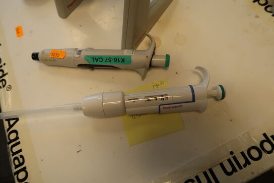 Stativ med 5 stk. pipetter THERMO SCIENTIFIC, EPPENDORF