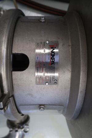 Membran filter SANI med pumper INOXPA ESTAMPINOX EFI 2 MR og styring