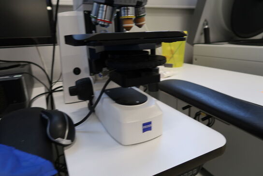 Laboratorie mikroskop CARL ZEISS Axio Scope A1, AxioCam MRc