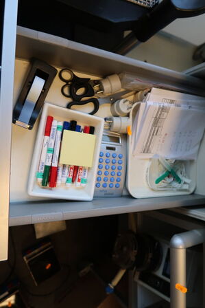 Div. Laboratorieglas, laboratorieudstyr, sikkedhedsudstyr m.m.