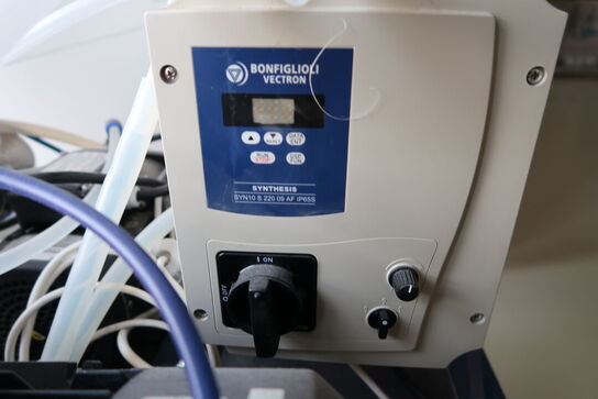Teststation med frekvensomformer BONFIGLIOLI VECTRON Synthesis Syn10 S 220 09 AF IP65S