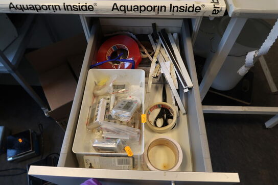 Div. Laboratorieglas, laboratorieudstyr, sikkedhedsudstyr m.m.