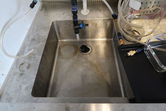 Stinkskab uden indhold