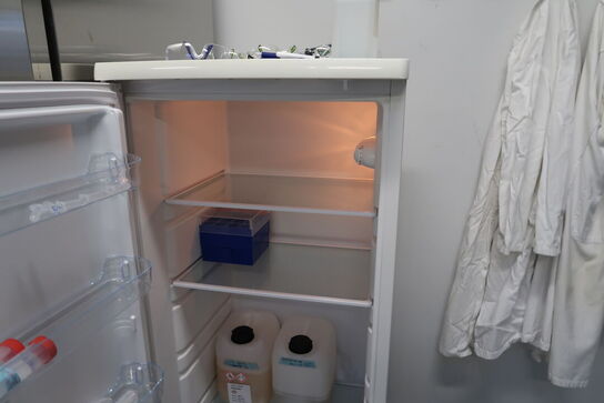 Køleskab SCANDOMESTIC SKS261-1A++