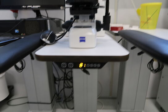 El. hæve/sænke skrivebord, med 3 stk. el. hæve/sænke enheder