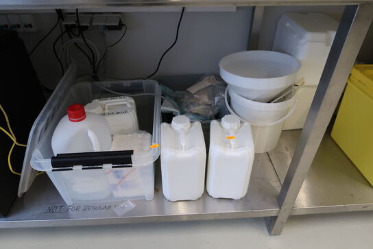 Div. Laboratorieglas, laboratorieudstyr m.m.