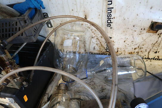 Div. Laboratorieglas, samt probe