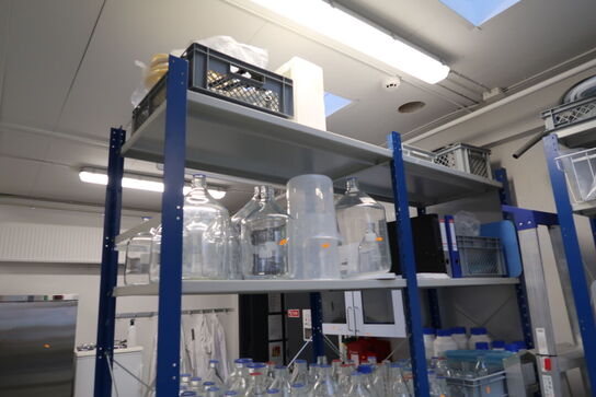 2 fag lagerreoler uden indhold