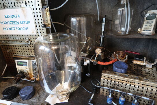 Div. Laboratorieglas, udstyr m.m.