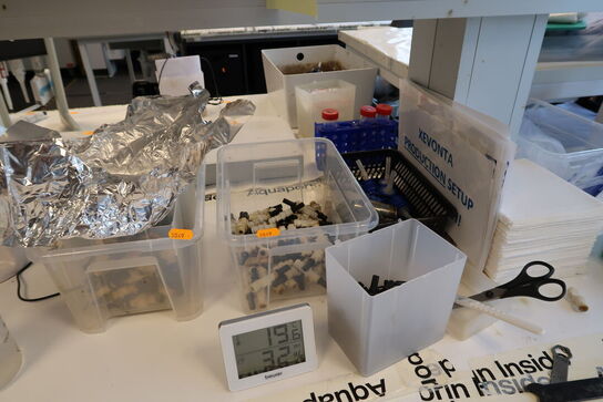 Div. Laboratorieudstyr, laboratorieglas, engangshandsker MICROFLEX m.m.