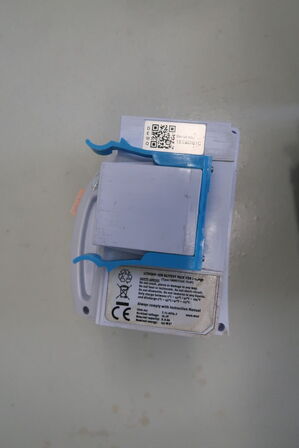 4 stk. batterier samt udstyr til gulvvasker