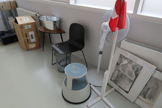 Sofabord, mødestol, elefantfod, vinkøler m.m.