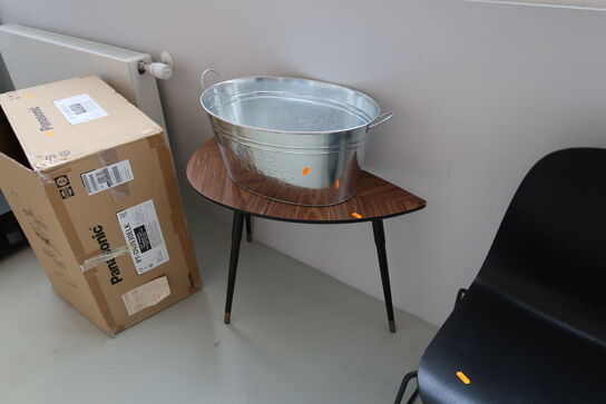 Sofabord, mødestol, elefantfod, vinkøler m.m.