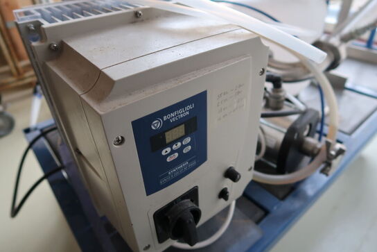 Teststation med frekvensomformer BONFIGLIOLI VECTRON Synthesis Syn10 S 220 09 AF IP65S