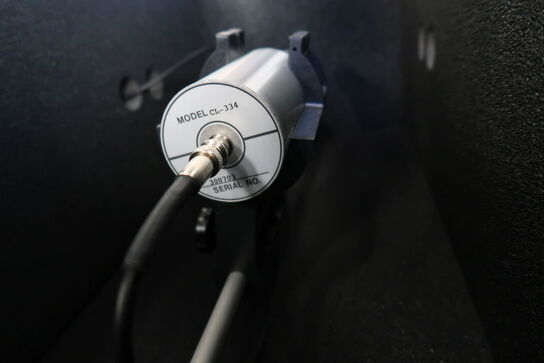 Støjkabine med testenhed QSONICA CL-334 og Sonic Dismembrator FISHER SCIENTIFIC FB705