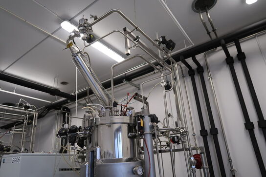 Fermentor med tank APPLIKON BIOTECHNOLOGY Bio reactor 270 L SS og styring APPLIKON TECHNOLOGY i-Control