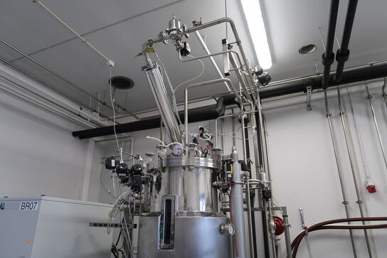 Fermentor med tank APPLIKON BIOTECHNOLOGY Bio reactor 270 L SS og styring APPLIKON TECHNOLOGY i-Control