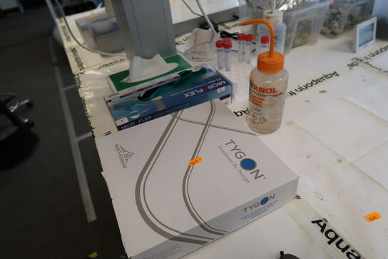 Div. Laboratorieudstyr, laboratorieglas, engangshandsker MICROFLEX m.m.