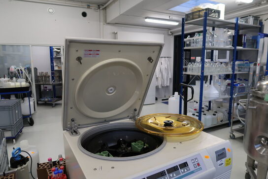 Multi Centrifuge KENDRO LABORATORY PRODUCTS HERAEUS Multifuge 3 S-R