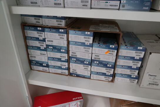 Stålskab med div. Engangshandsker MICROFLEX m.fl.