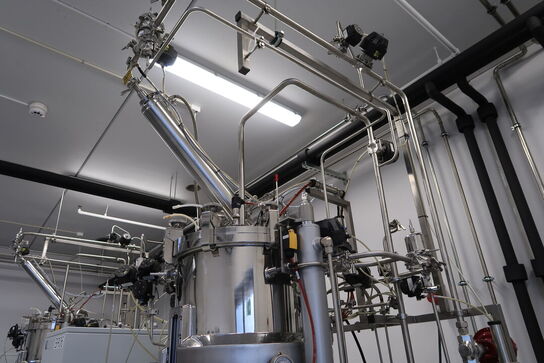 Fermentor med tank APPLIKON BIOTECHNOLOGY Bio reactor 270 L SS og styring APPLIKON TECHNOLOGY i-Control