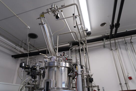 Fermentor med tank APPLIKON BIOTECHNOLOGY Bio reactor 270 L SS og styring APPLIKON TECHNOLOGY i-Control