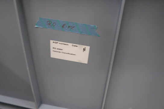 Div. Opbevaringskasser samt tryksprøjte