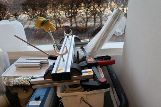 Vakuumpumpe VACUUBRAND ME 1 samt div. Laboratorieudstyr